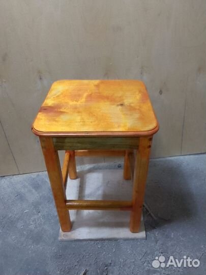 Табуреты,стол,стулья