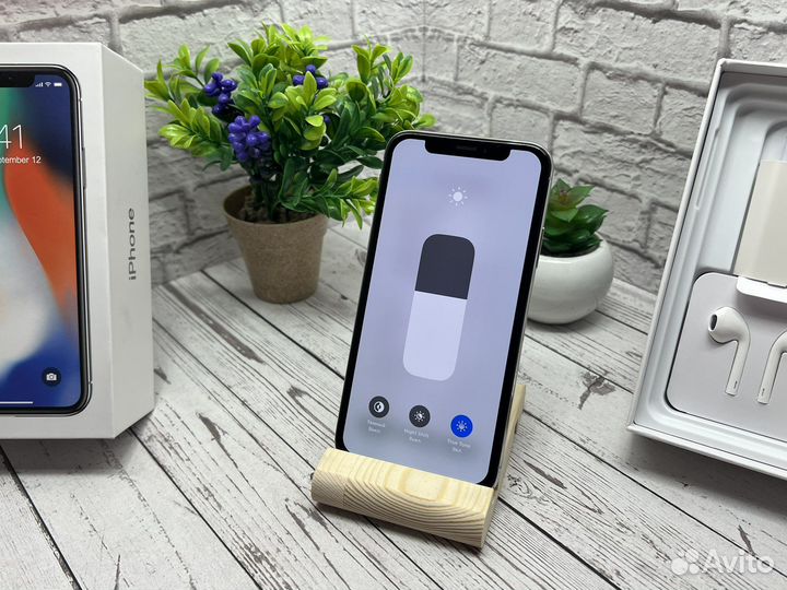 iPhone X, 64 ГБ