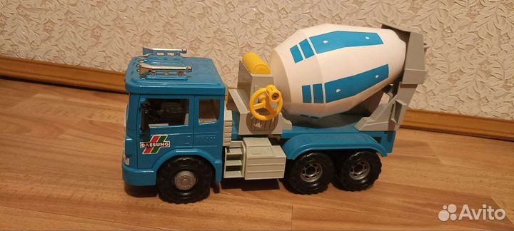 Экскаватор, бетономешалка