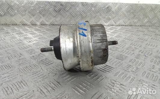 Подушка двигателя бензиновая audi A6 C6 (OSE15C901