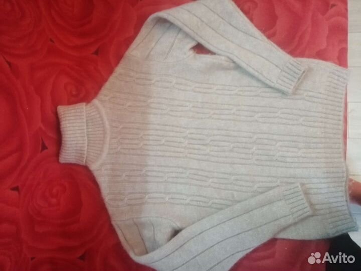 Свитер мохеровый