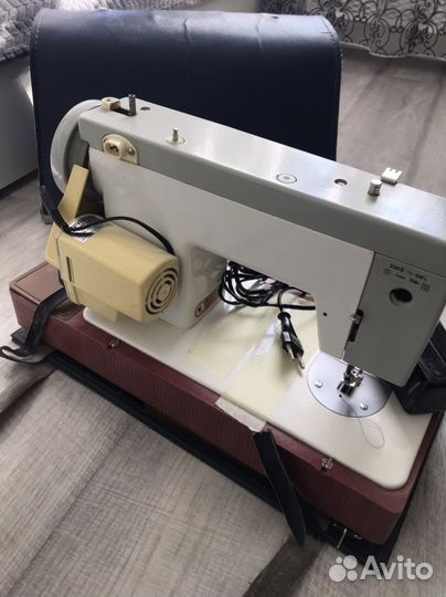 Швейная машина Чайка 134