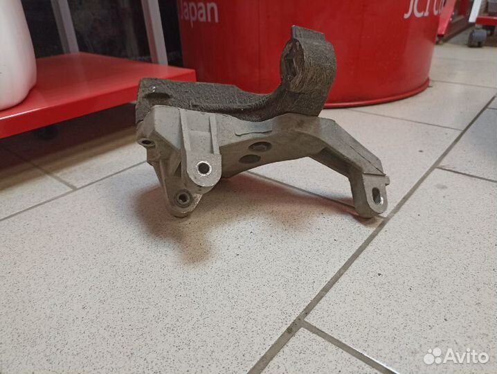 Кронштейн Крепления генератора 2110 2112 2111 гур