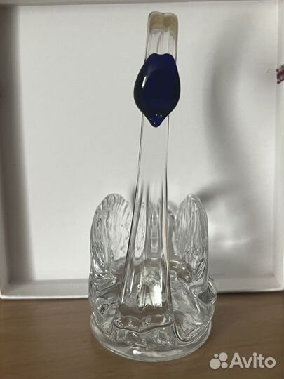 Статуэтка лебедь