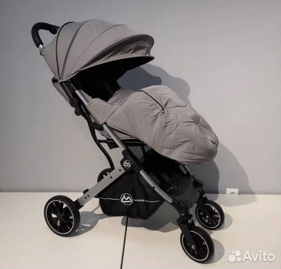 Прогулочная коляска luxmom T 9