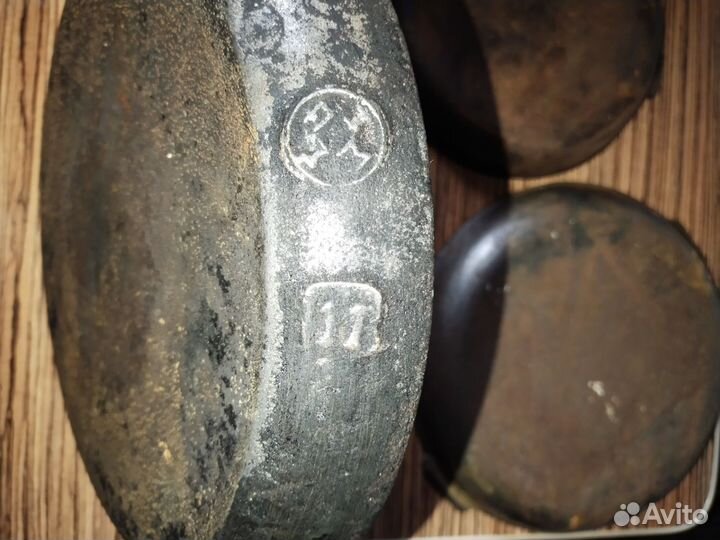 Чугунная сковорода d-28см, 26,5см и 23см