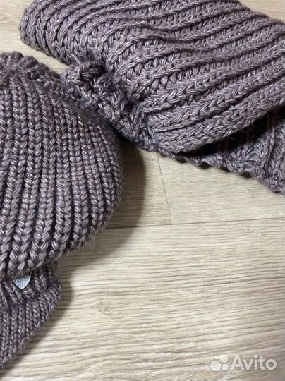 Шапка с козырьком шарф