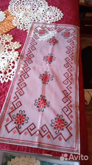 Салфетки,шапочки,ажурные. Нитки вышивка и штопка