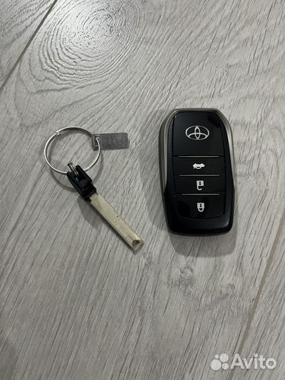 Ключ toyota оригинал 100%