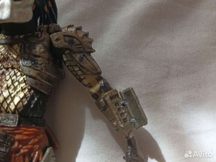 Настольная фигурка