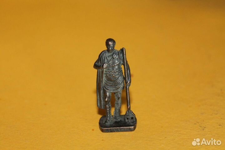 Фигурки Киндер сюрприз