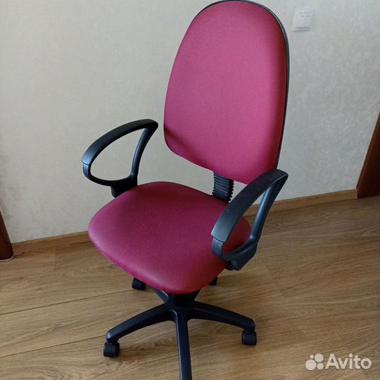 Компьютерное кресло