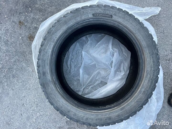 Goodyear UltraGrip Extreme 245/45 R18 96T