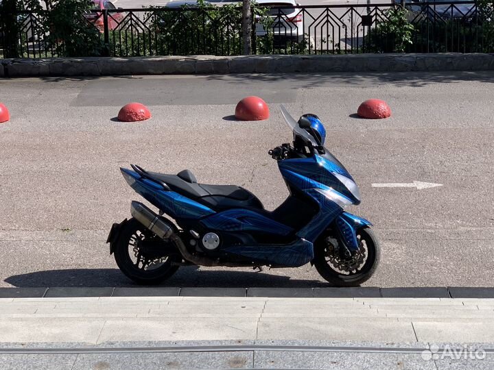 Yamaha tmax 560