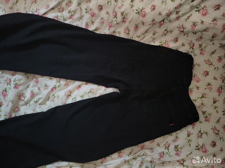 Джинсы чёрные