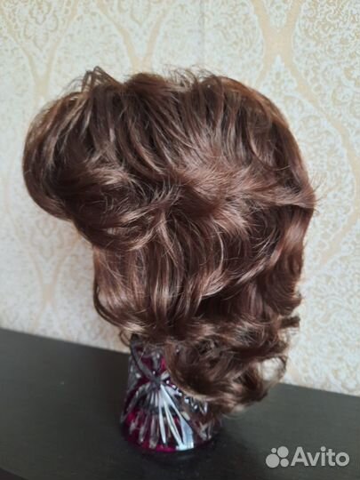 Искусственный парик женский