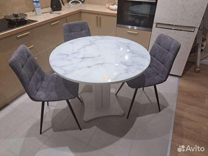 Кухонный стол