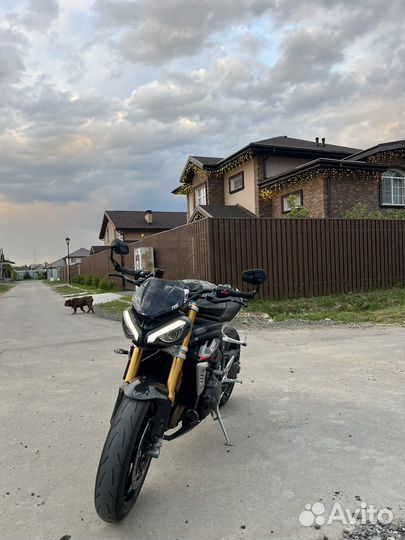 Triumph speed triple 1200RS