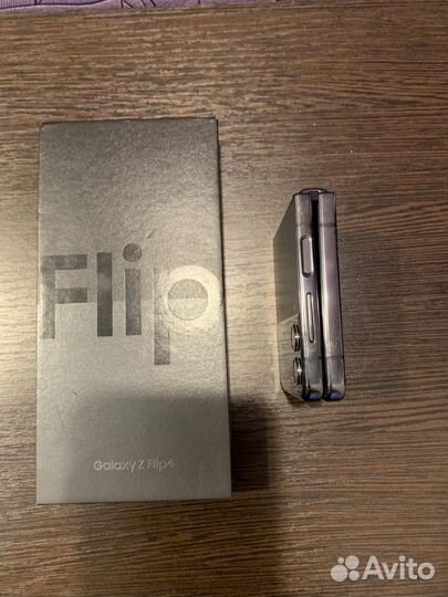 Samsung Galaxy Z Flip4, 8/256 ГБ