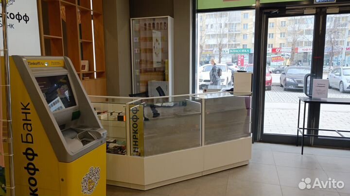 Торговый островок угловой для ТЦ