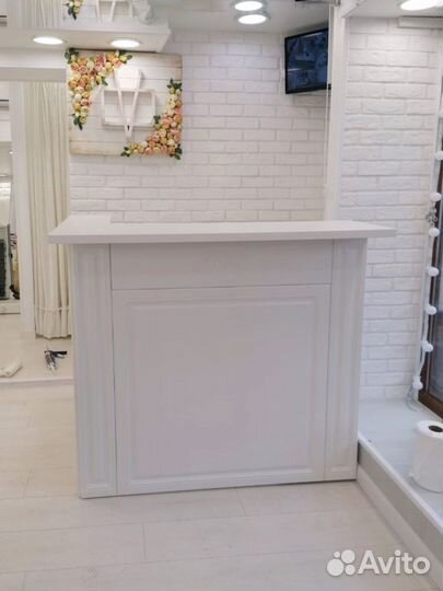 Ресепшн стойка «Классика» с золотом