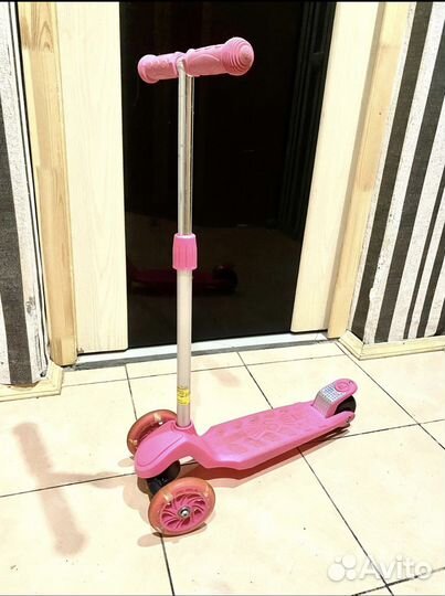 Самокат детский для девочки