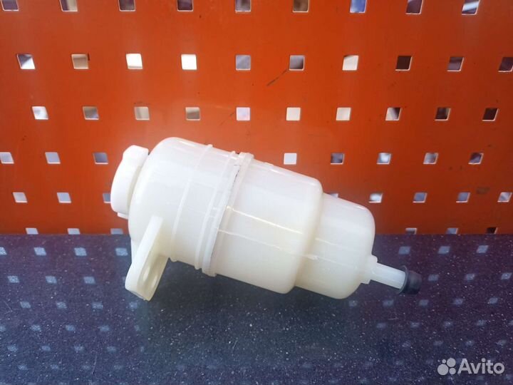 Бачок гидроусилителя Mitsubishi l 200