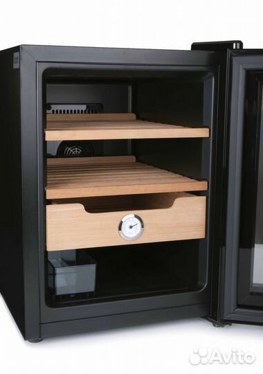 Хьюмидор-холодильник Howard Miller на 250 сигар