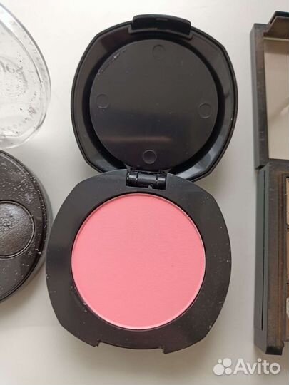 Набор косметики (тени для глаз и бровей,румяна)