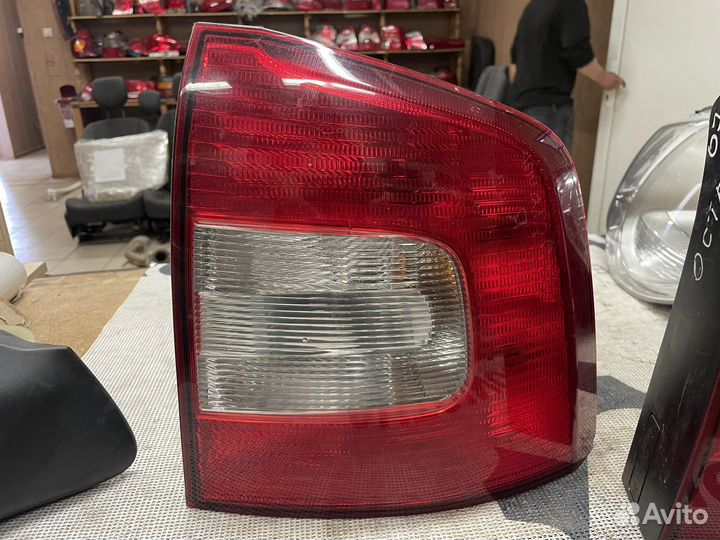 1Z9945096A Фонарь задний правый VAG Octavia A5 1Z