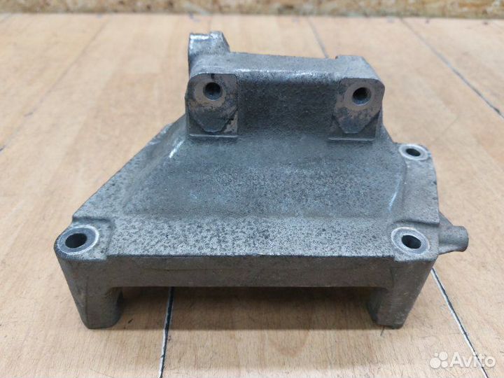 Кронштейн двигателя Opel Corsa D Z13DT 2009