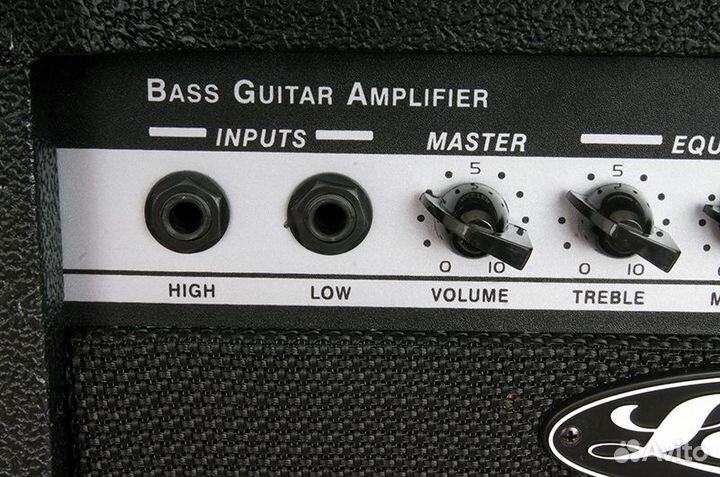 Басовый комбоусилитель