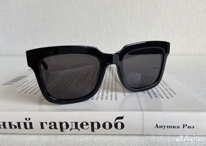 Солнцезащитные очки hm