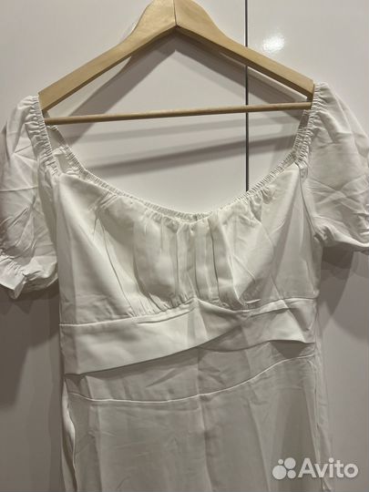 Платье белое 44