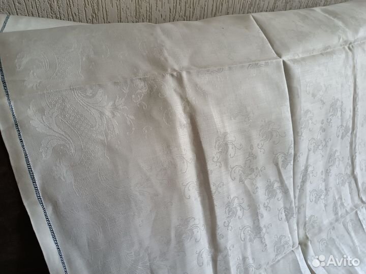 Винтажная жаккардовая скатерть с монограммой