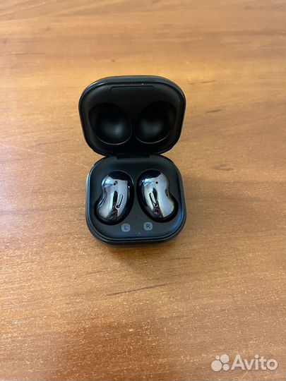 Беспроводные наушники samsung buds live