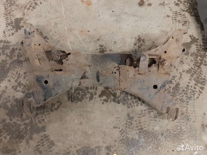 Подрамник передний на mitsubishi lancer 9