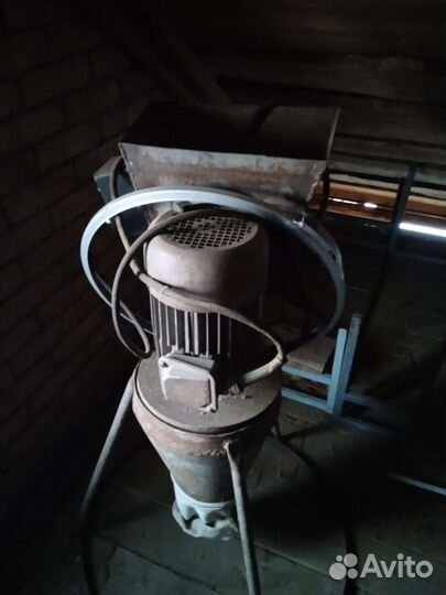 Зернодробилка