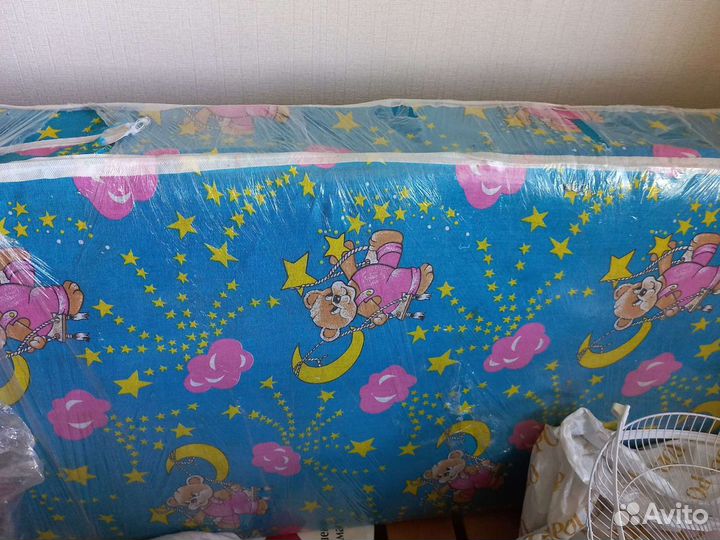 Детская кровать и матрас