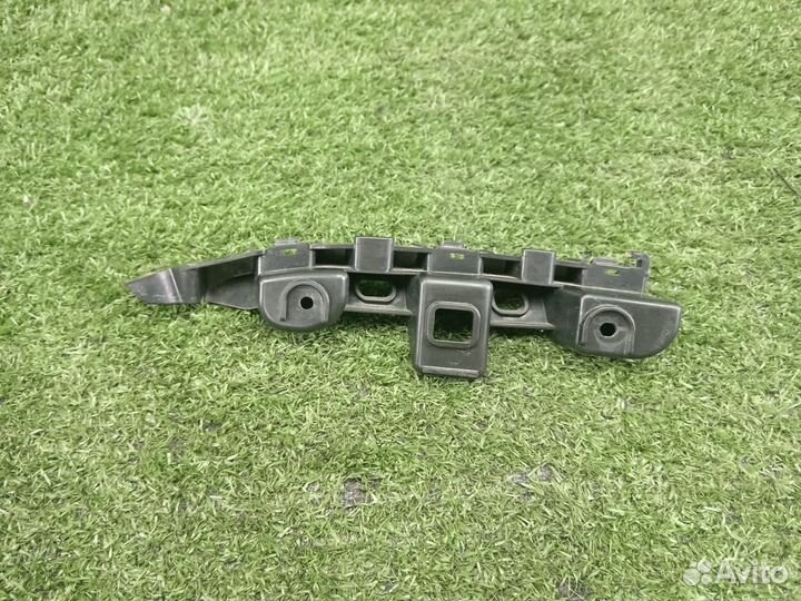 Кронштейн переднего бампера левый Volkswagen Passa