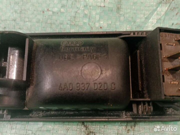 Ручка двери передняя правая Audi А6 C4