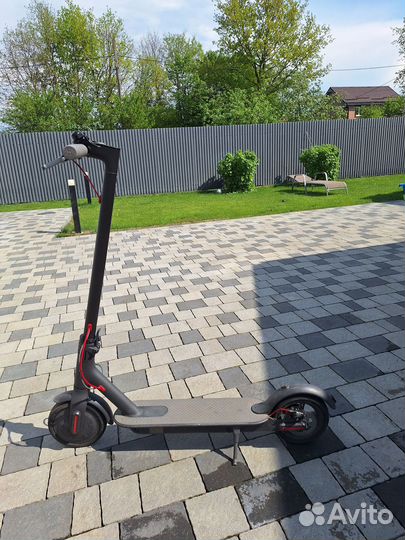 Электросамокат Xiaomi Mi Electric Scooter