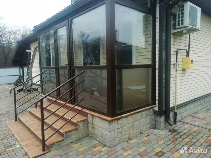 Rehau. Пластиковые окна, остекление входной группы