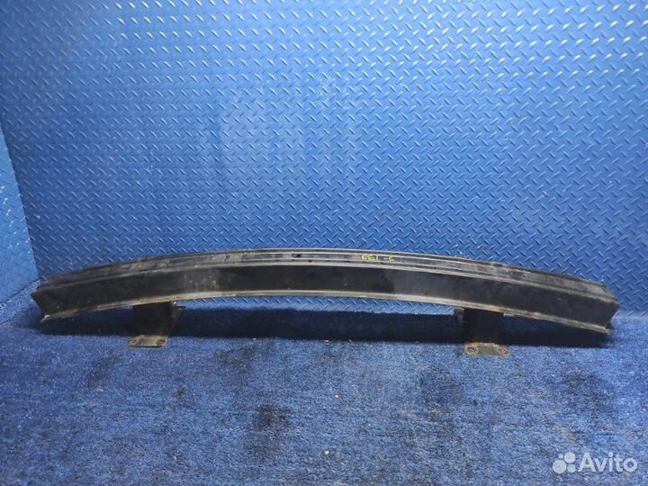 Усилитель бампера передний Land Rover Discovery 3