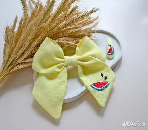 Банты с вышивкой,заколки с вышивкой ручной работы