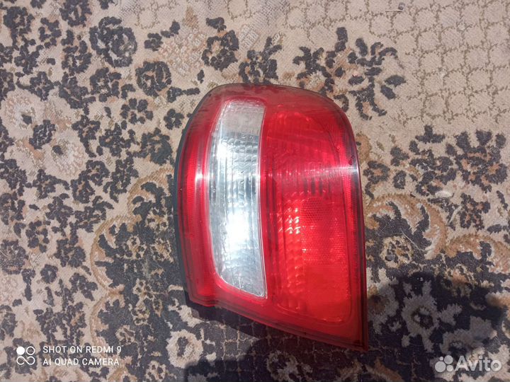 Фонарь задний правый Nissan Presage U30