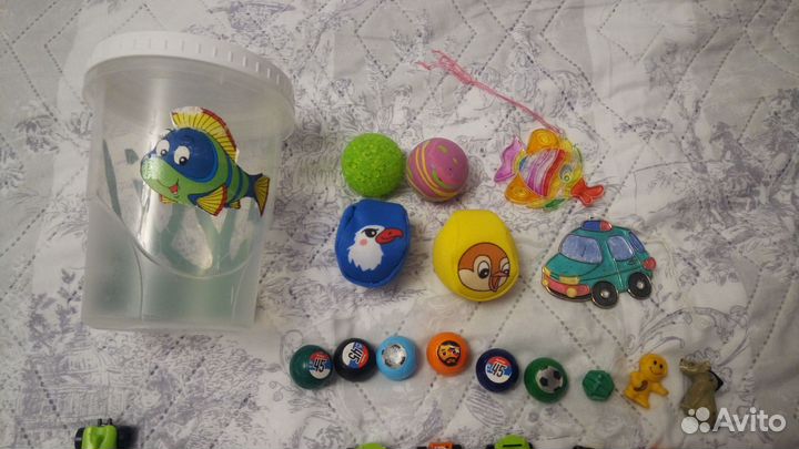 Пакетом машинки киндер сюрприз и другие игрушки