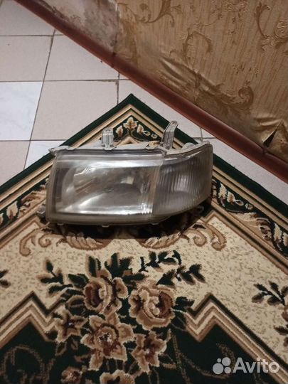 Фара левая Toyota Probox Оригинал