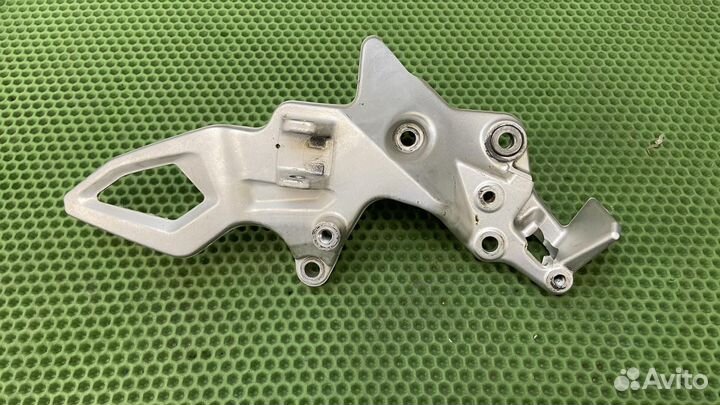 Планка упора для ног Л BMW