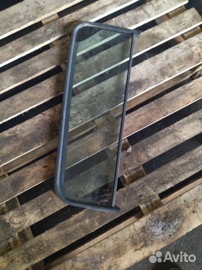 Стекло двери передней правой DAF XF 105 2010